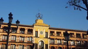 plaza conocida y muy visitada de Toledo desde dónde sale en zocotren