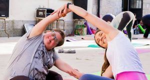 clase de yoga y relajación para niños con Autismo y TDAH.