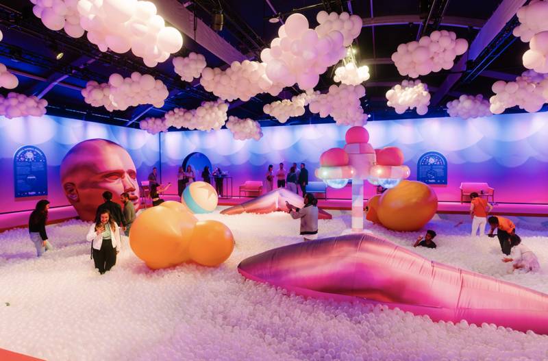 Piscina de bolas, salas inmersivas, disfrutar de pompas gigantes desde Bubble Planet
